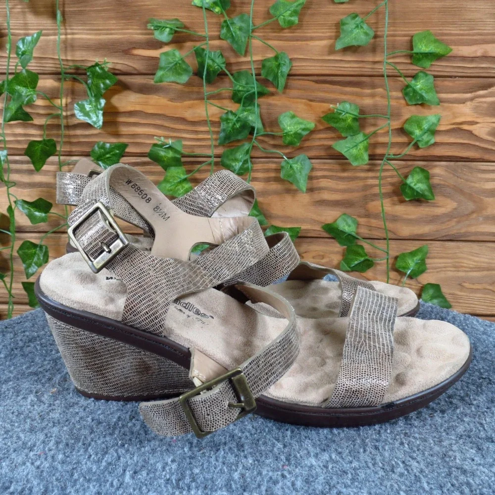 Walking Cradles Women Sandal 8.5 Casual‎ Dress Wedge Metallic Leather Taupe